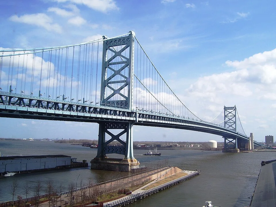 Benjamin Franklin Bridge and Race Street Pier on the Philadelphia waterfront